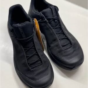 NWT Arc'teryx Norvan Black Women's Sneakers, US 9